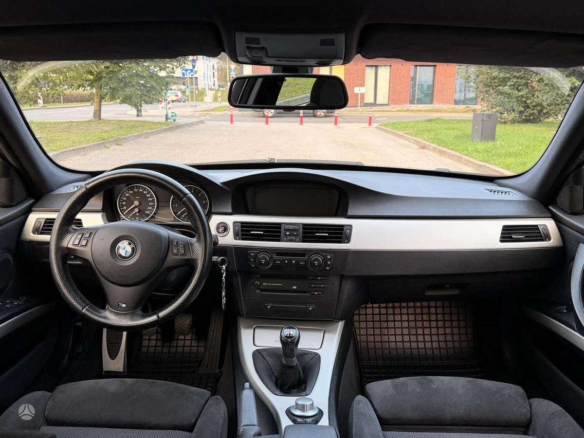 BMW 325 2005 — photo 14