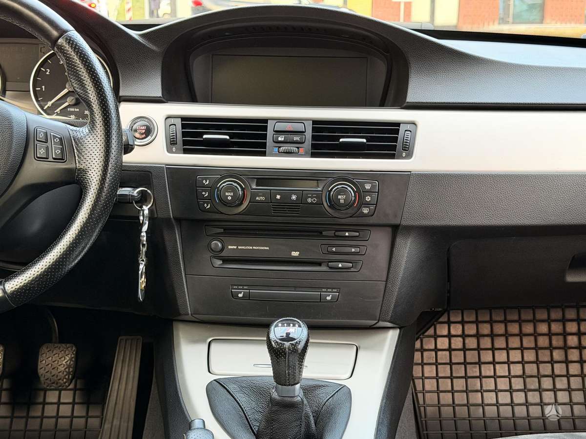 BMW 325 2005 — photo 16
