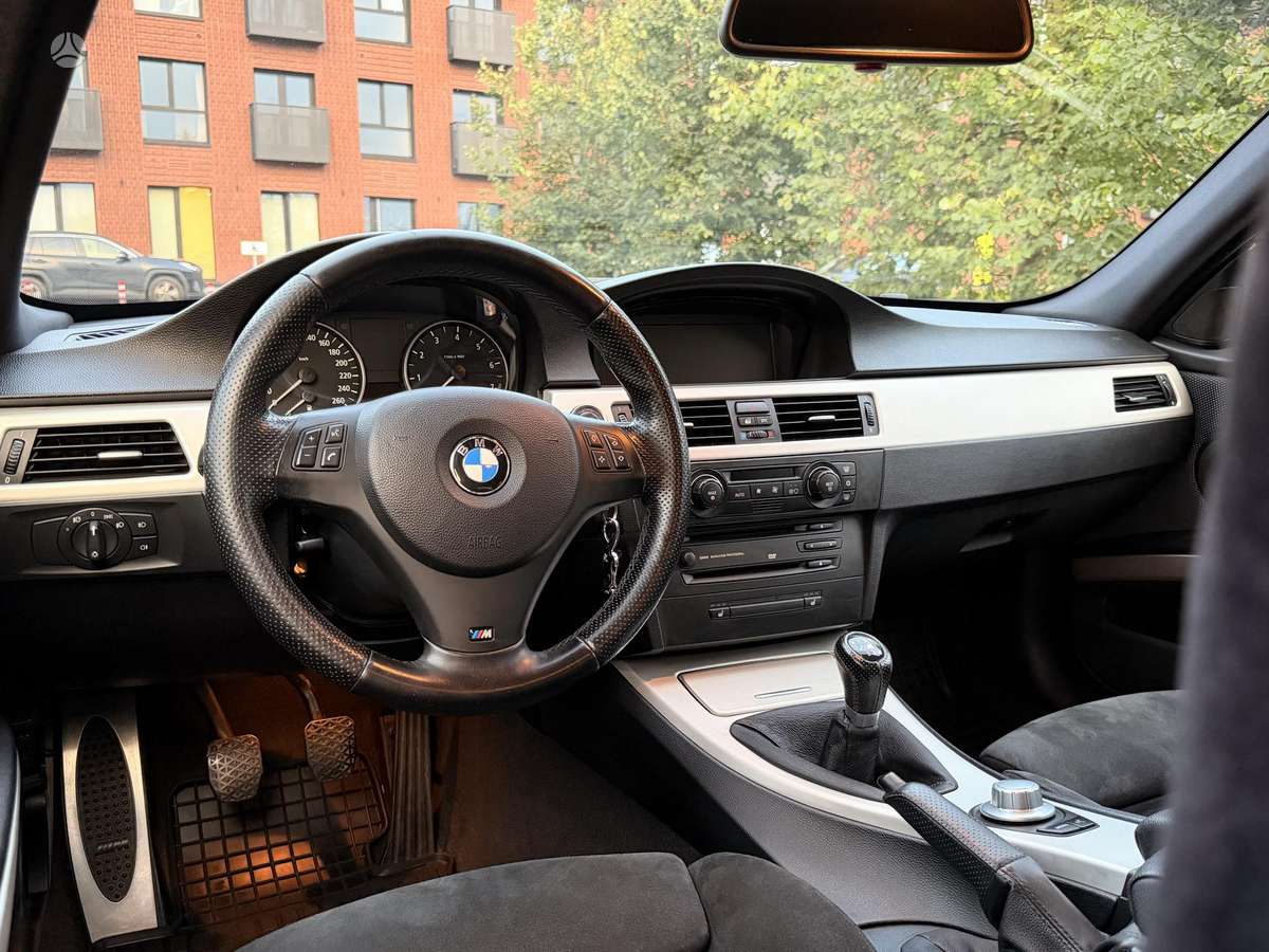 BMW 325 2005 — photo 22