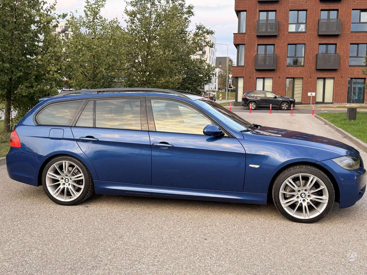 BMW 325 2005 — engine 2497 cm³, 218 HP (160kW)