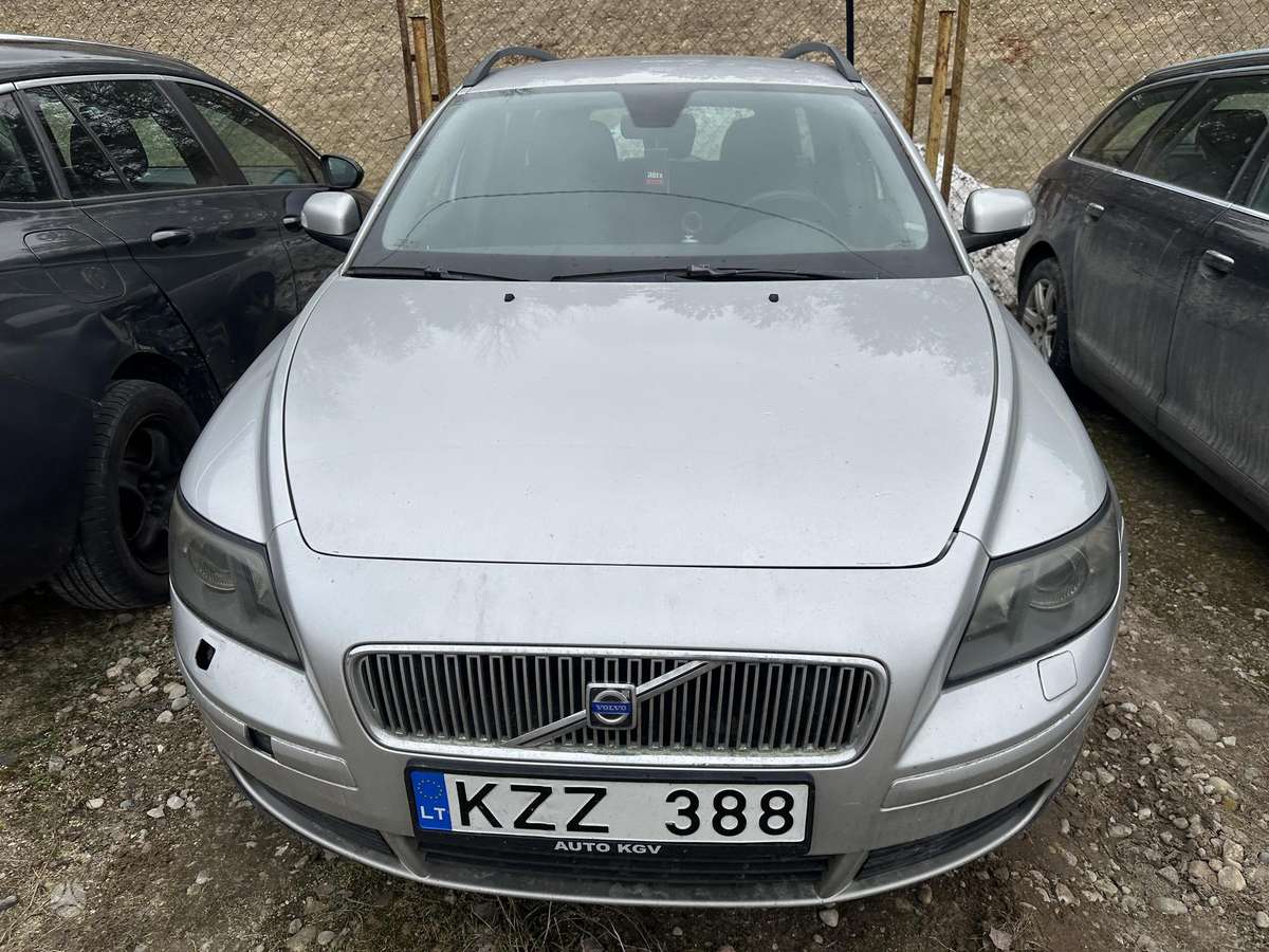 Volvo V50 2007 — rear view