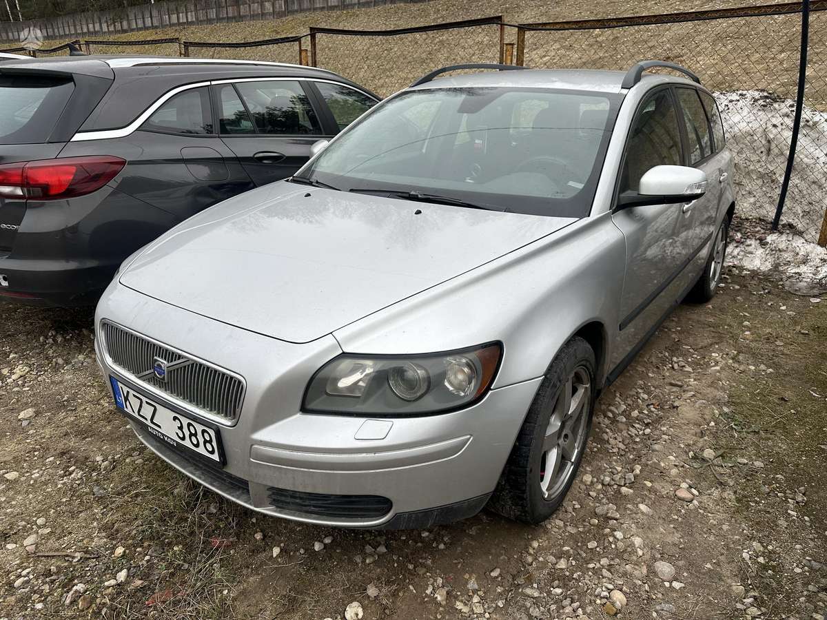 Volvo V50 2007 — interior