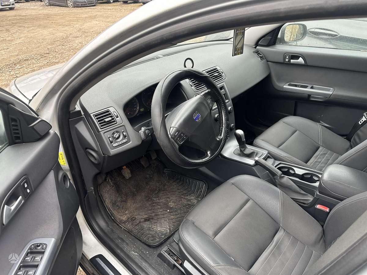 Volvo V50 2007 — photo 6