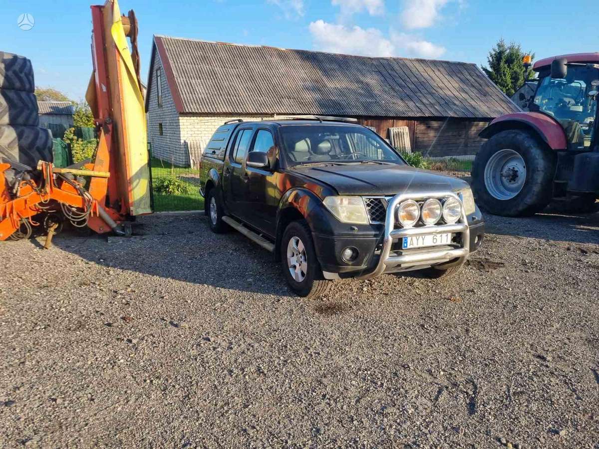 Nissan Navara 2008 — вигляд ззаду