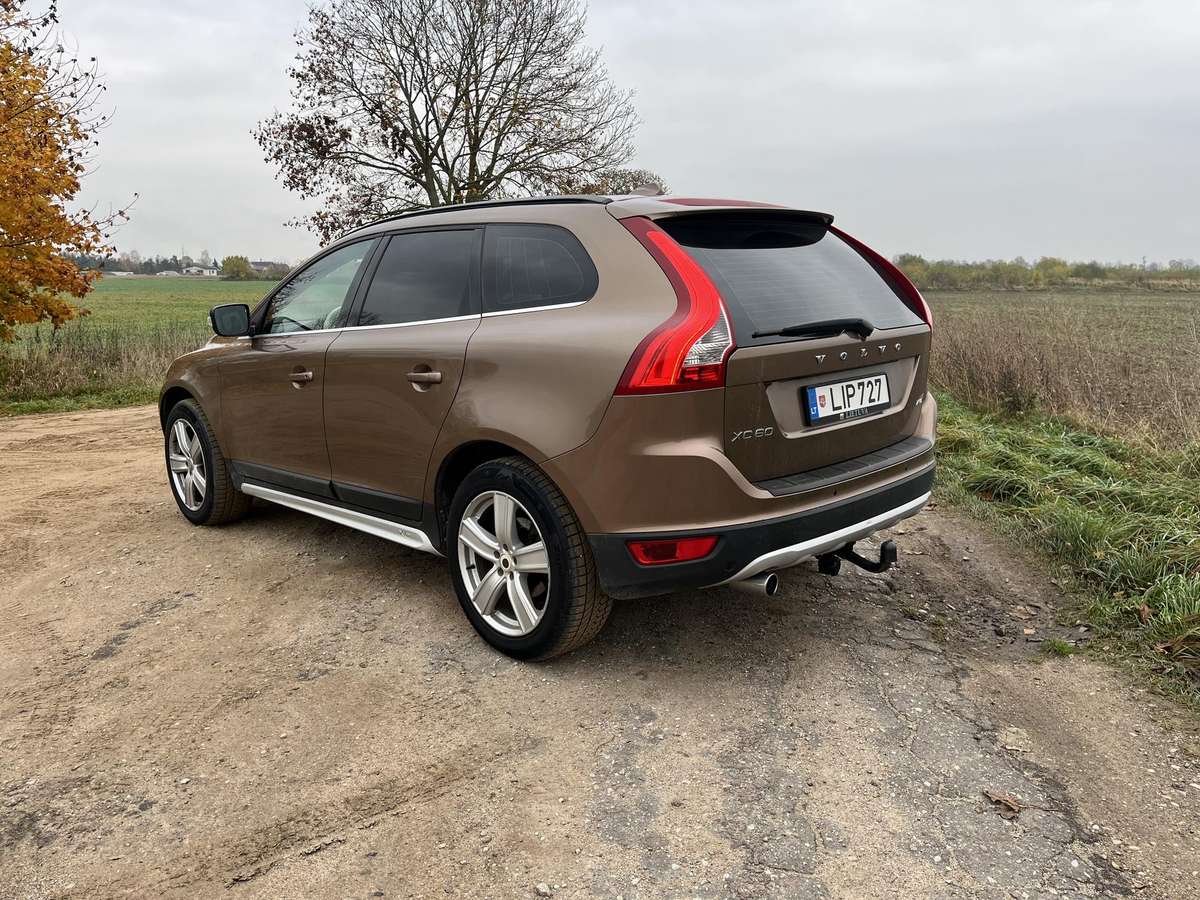 Volvo XC60 2008 — interior
