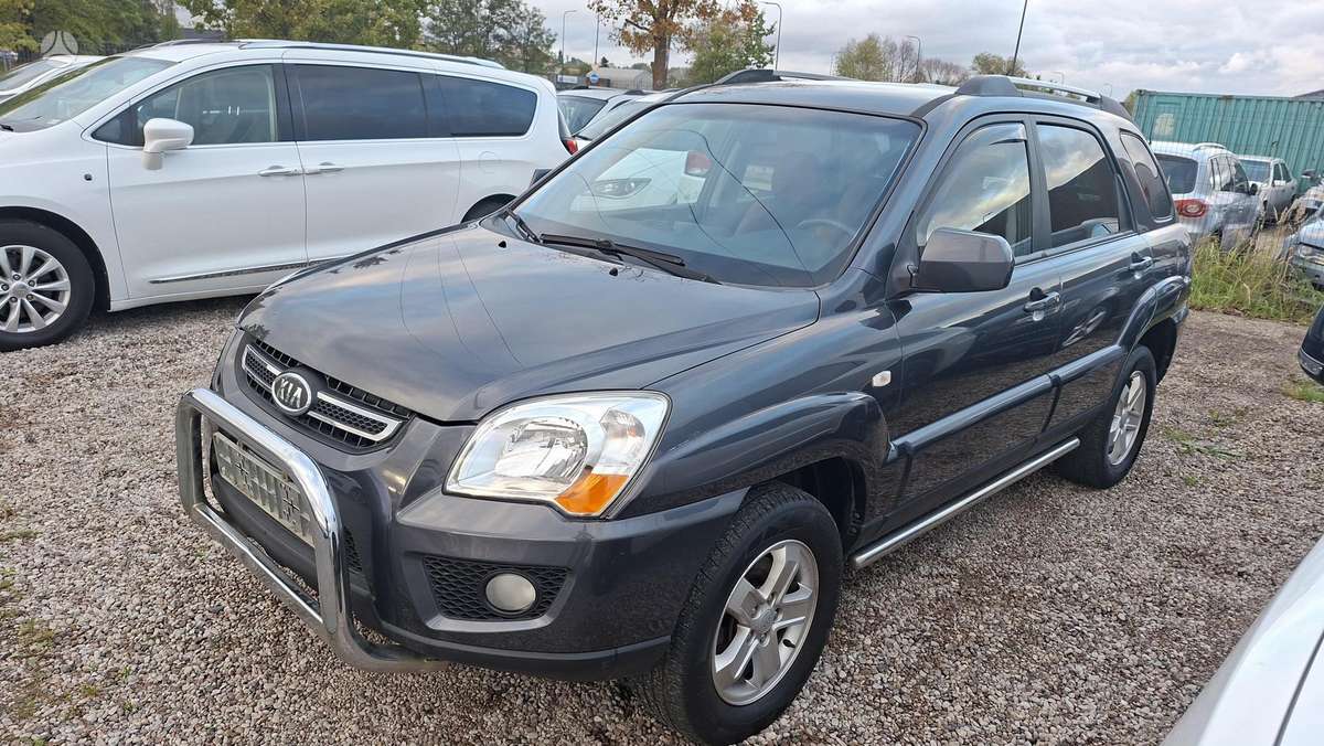 Kia Sportage 2010 — салон