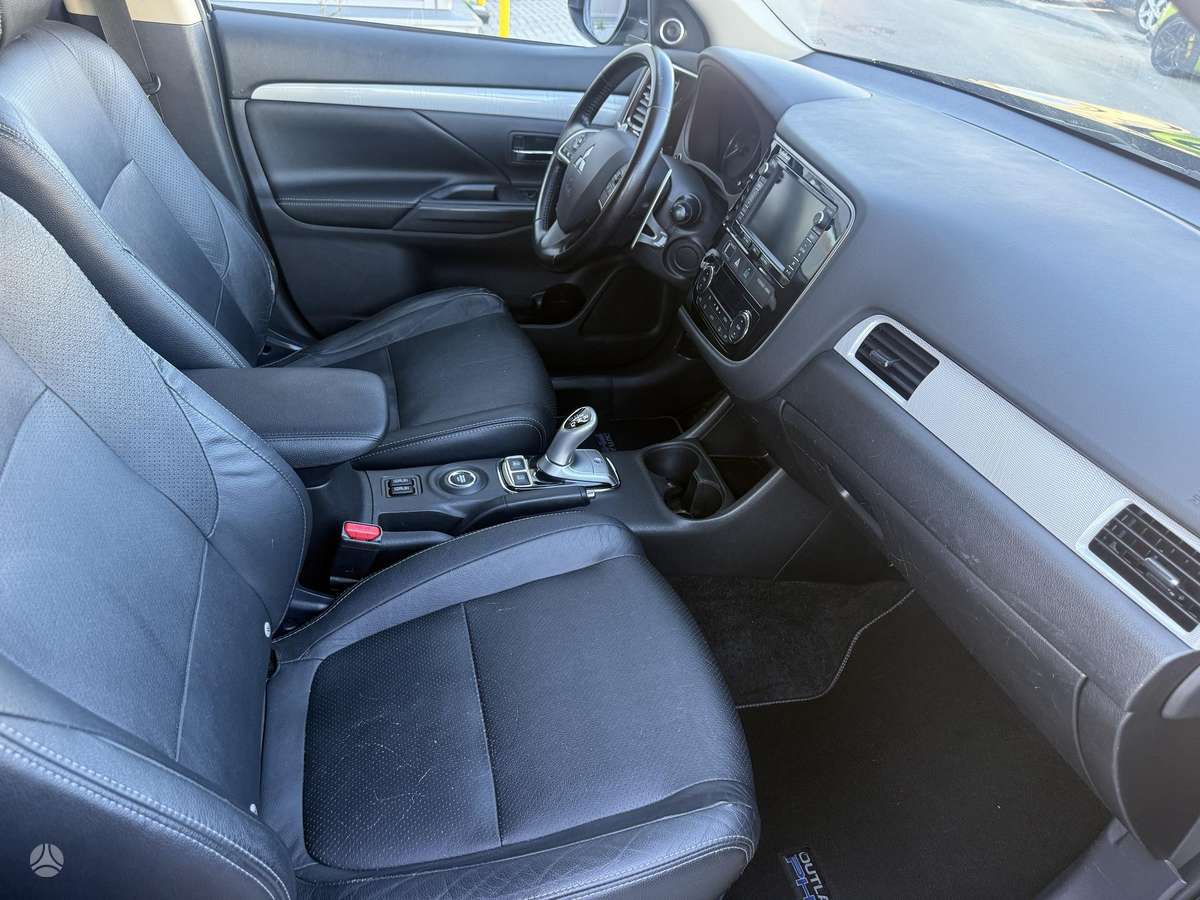 Mitsubishi Outlander 2013 — photo 10