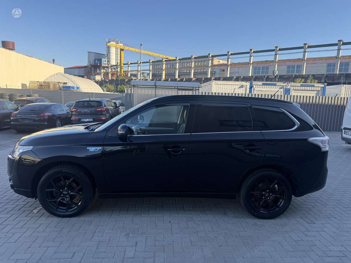 Mitsubishi Outlander 2013 — photo 7