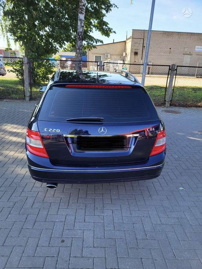 Mercedes-Benz C220 2009 — rear view