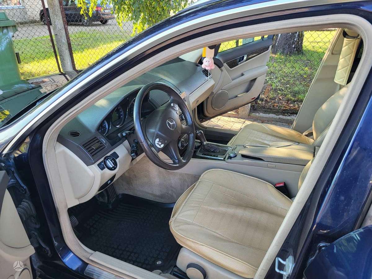 Mercedes-Benz C220 2009 — photo 6
