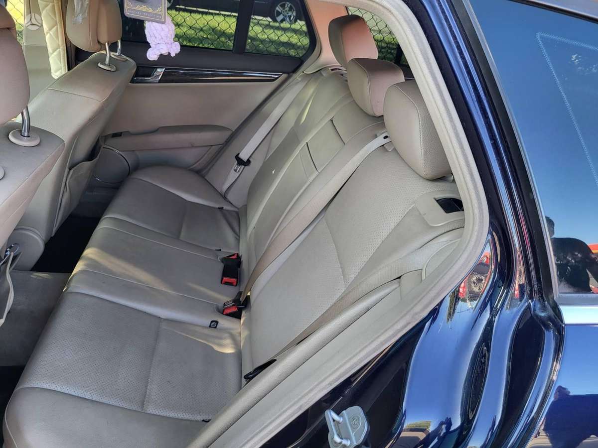 Mercedes-Benz C220 2009 — photo 7