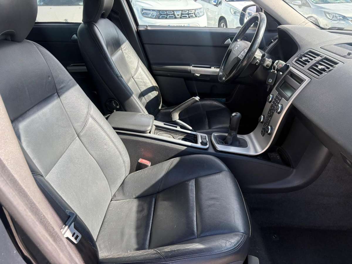 Volvo V50 2009 — photo 11