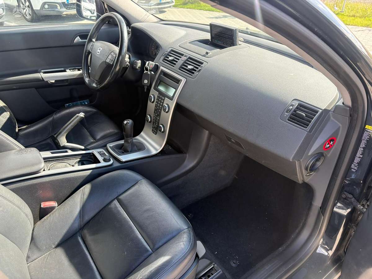 Volvo V50 2009 — photo 13