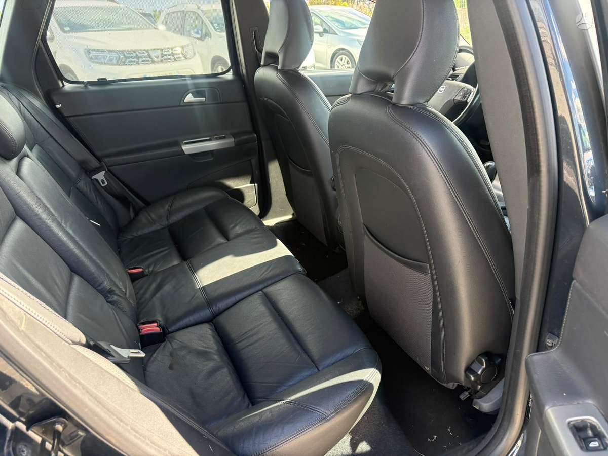 Volvo V50 2009 — photo 17