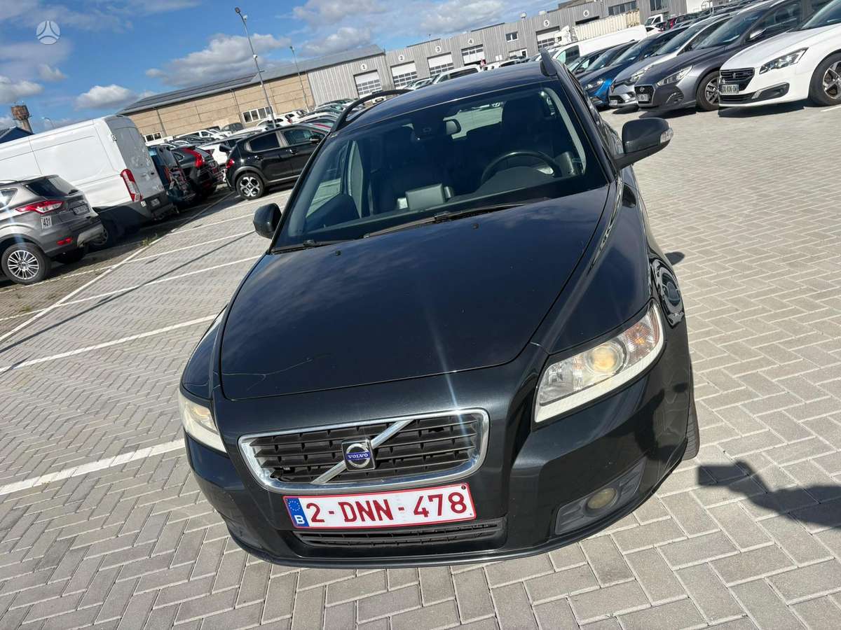 Volvo V50 2009 — rear view