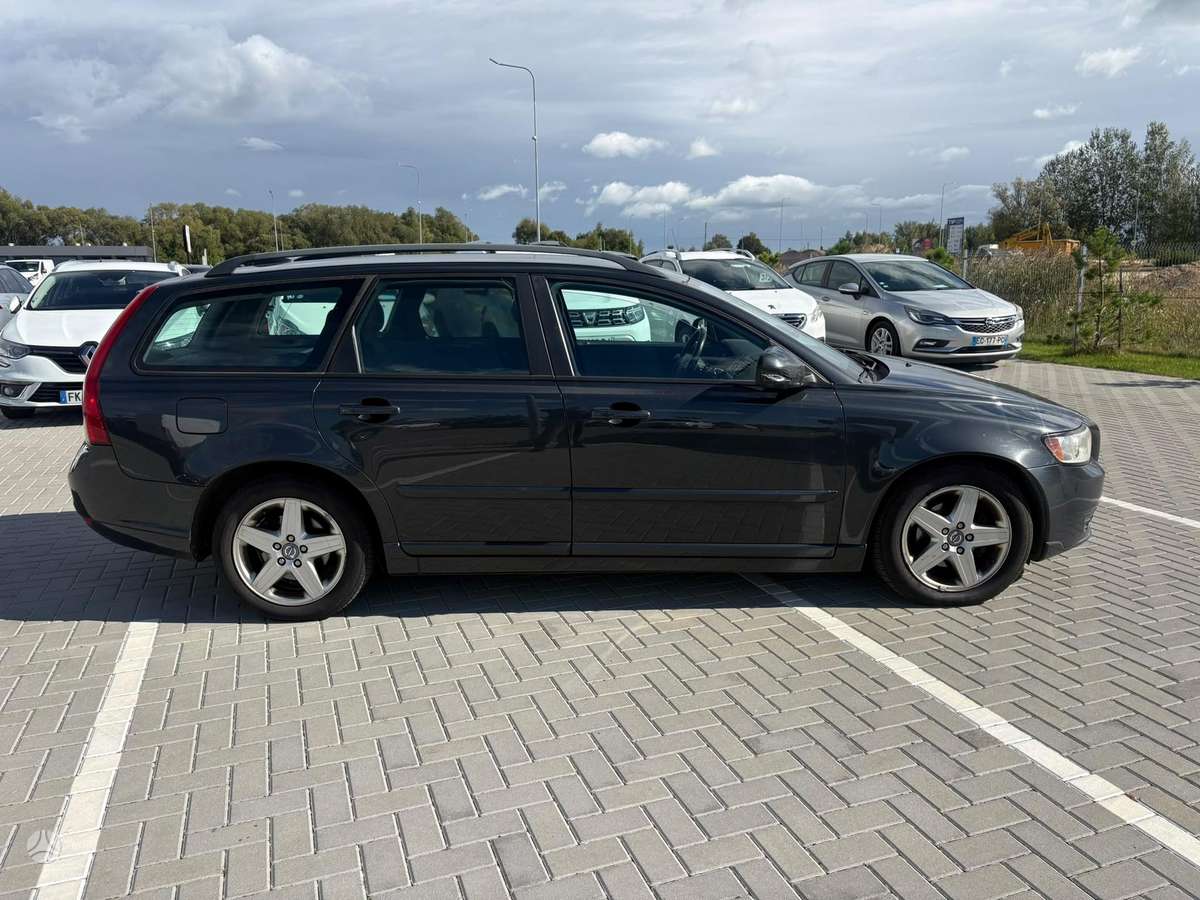 Volvo V50 2009 — photo 7
