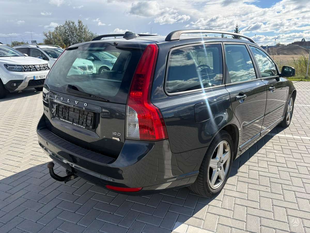 Volvo V50 2009 — photo 8