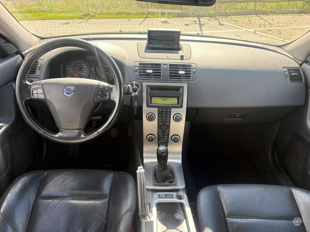 Volvo V50 2009 — photo 9