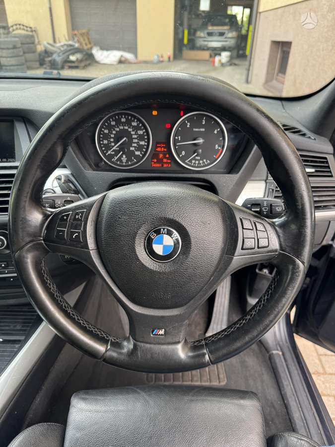 BMW X5 2009 — фото 10