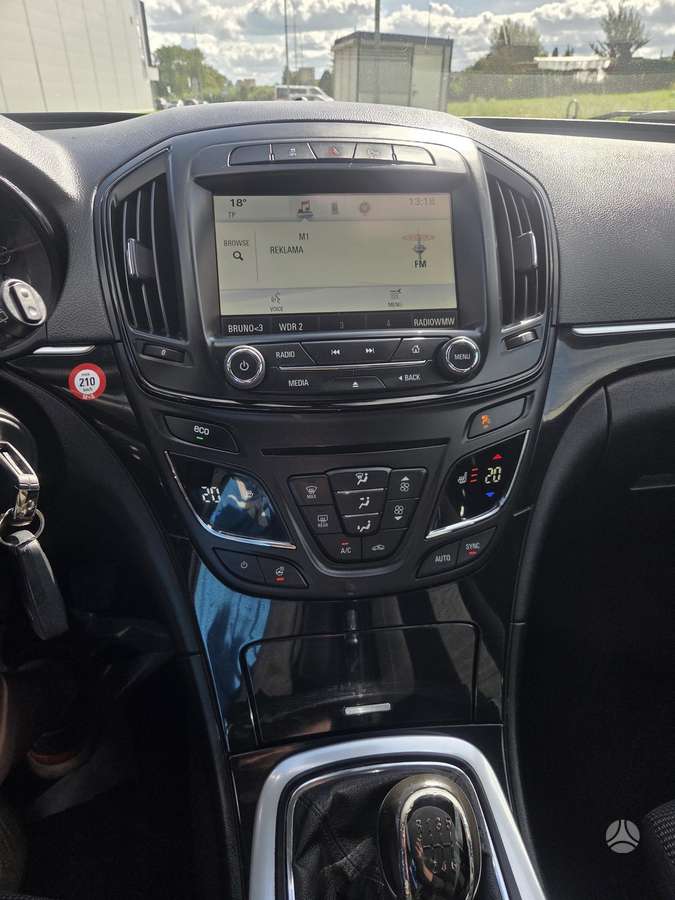 Opel Insignia 2014 — photo 16