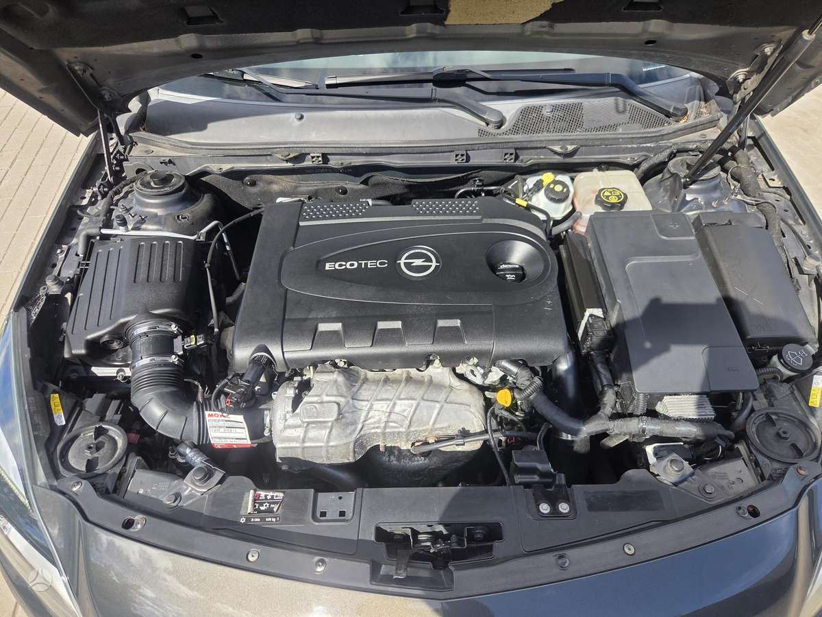 Opel Insignia 2014 — photo 21