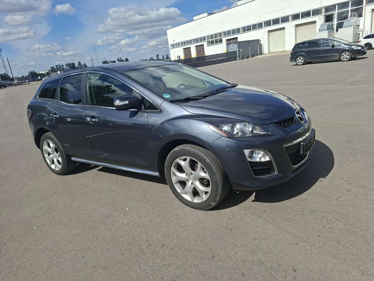 Mazda CX-7 2013 — rear view