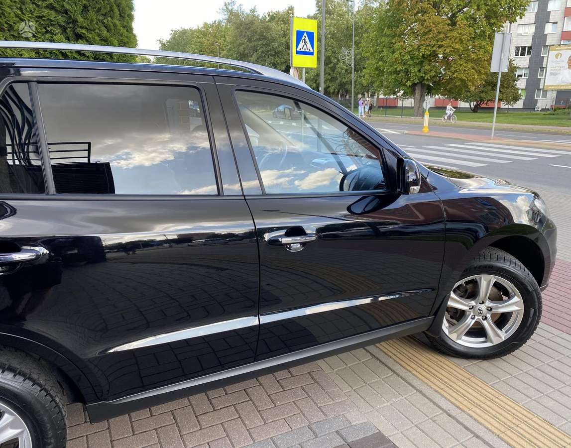 Hyundai Santa 2011 — photo 15