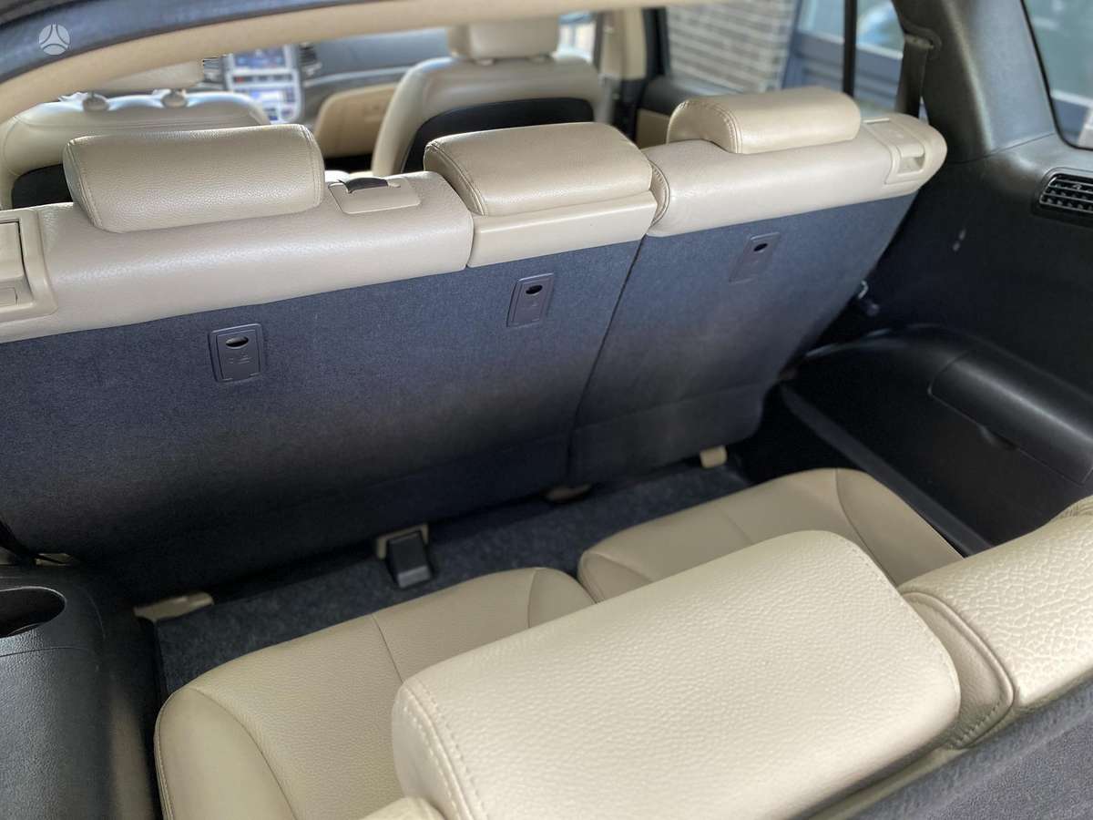 Hyundai Santa 2011 — photo 21