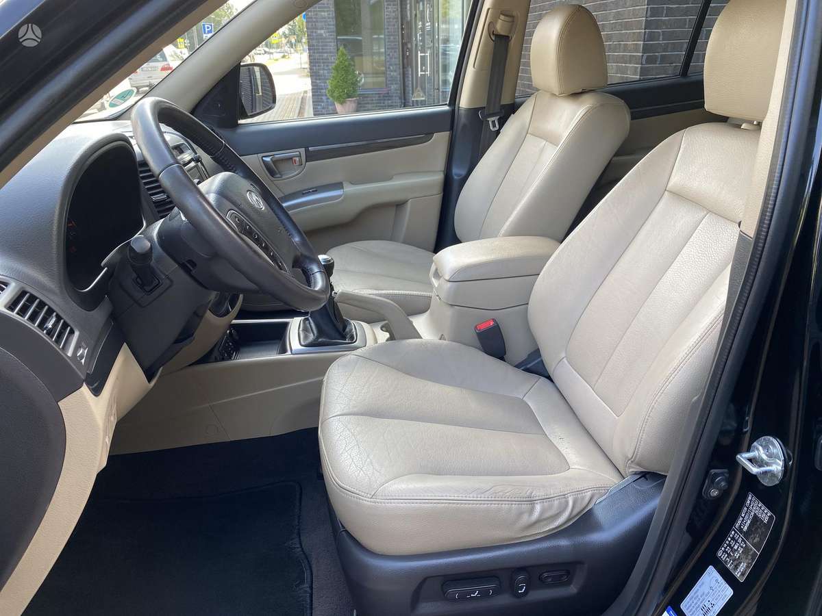 Hyundai Santa 2011 — photo 24