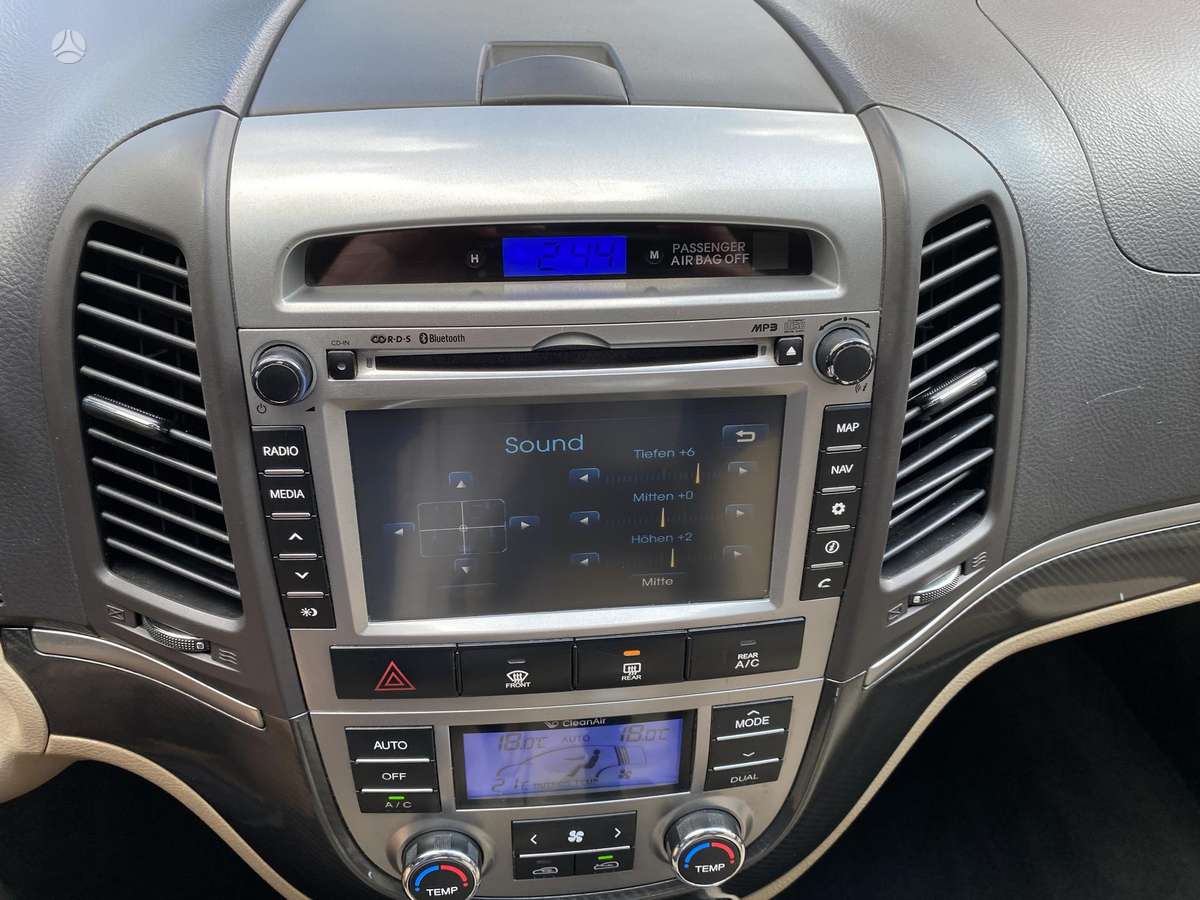 Hyundai Santa 2011 — photo 37