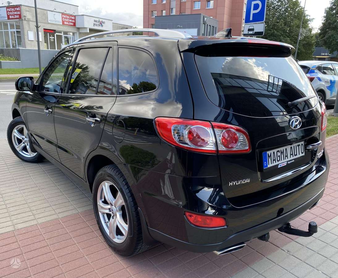 Hyundai Santa 2011 — engine 2199 cm³, 197 HP (145kW)
