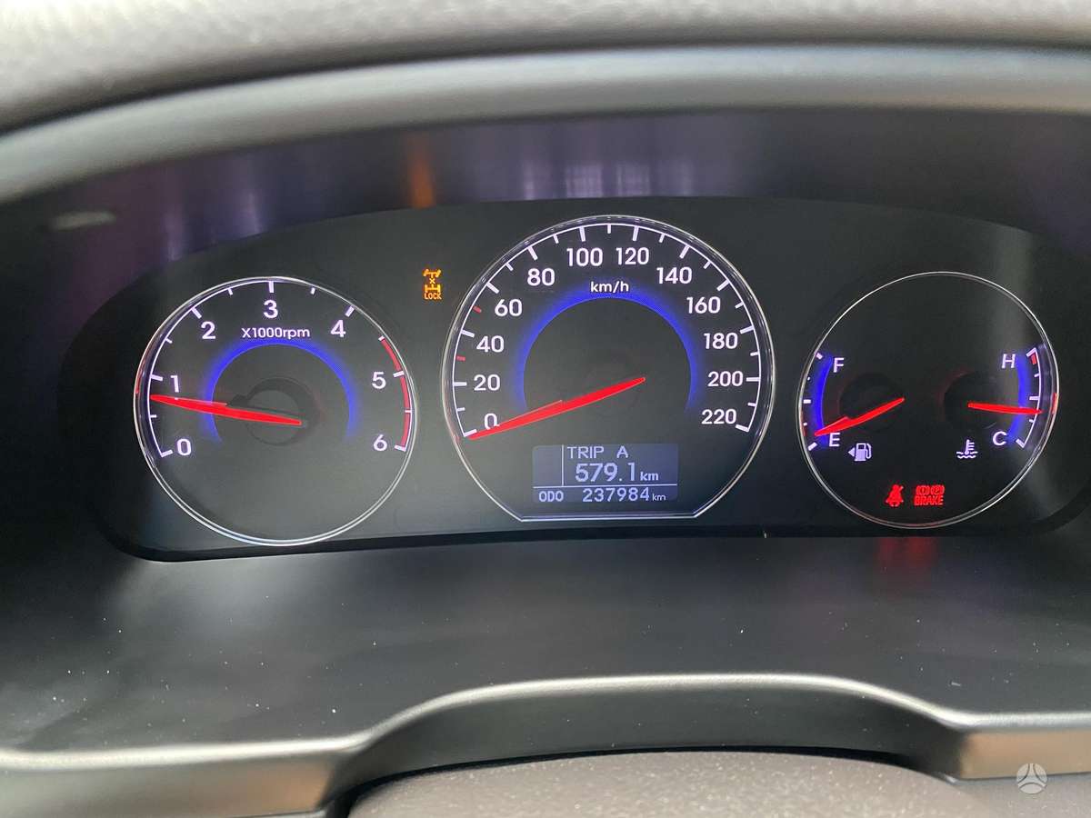 Hyundai Santa 2011 — photo 42