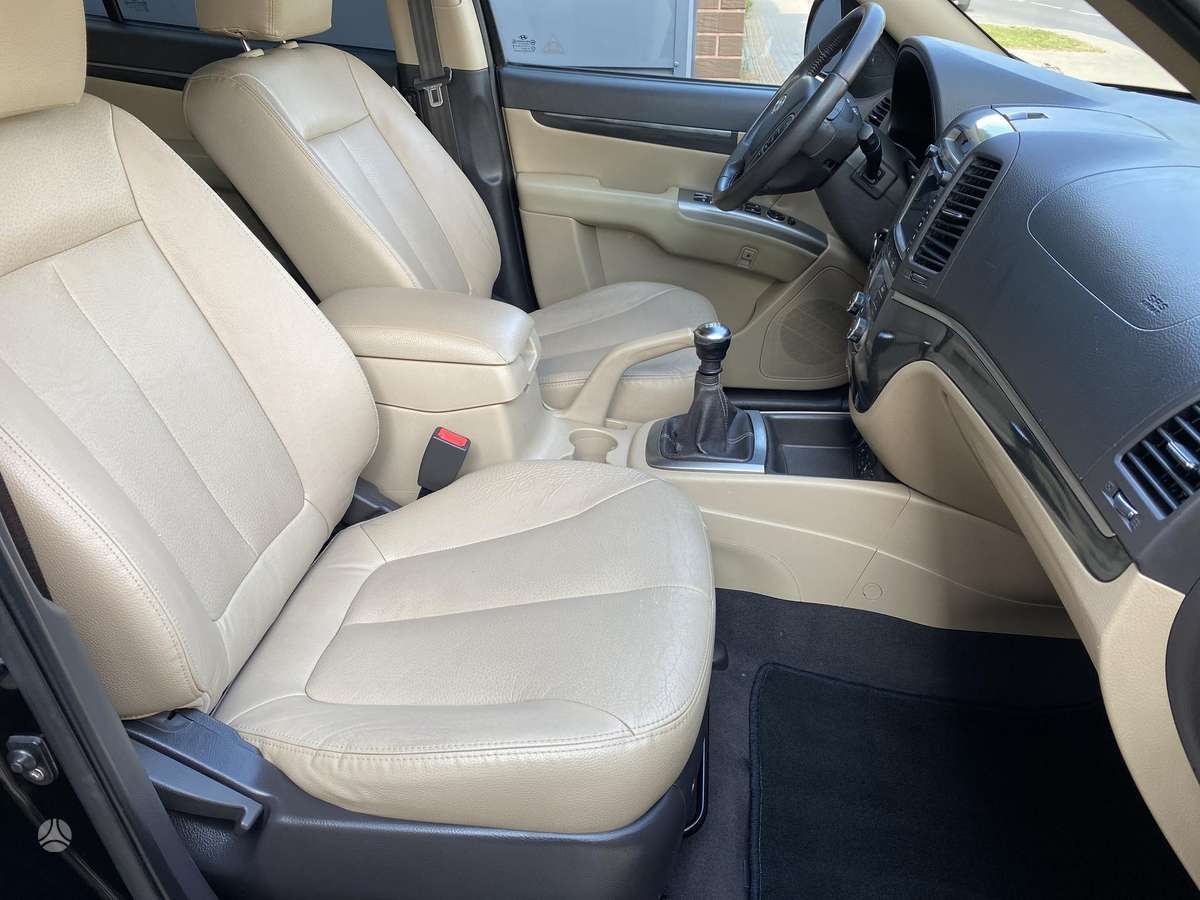 Hyundai Santa 2011 — photo 45