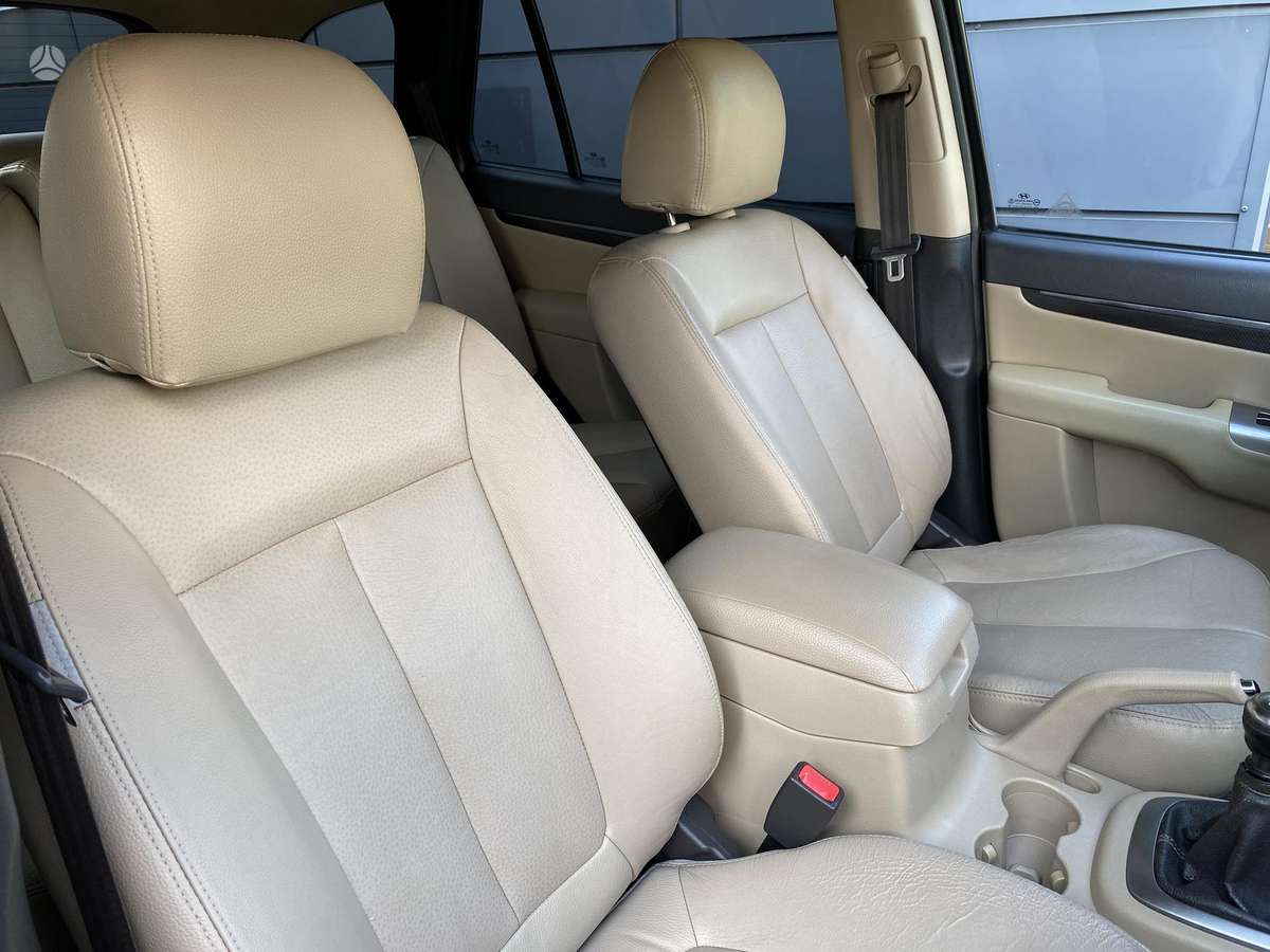 Hyundai Santa 2011 — photo 46