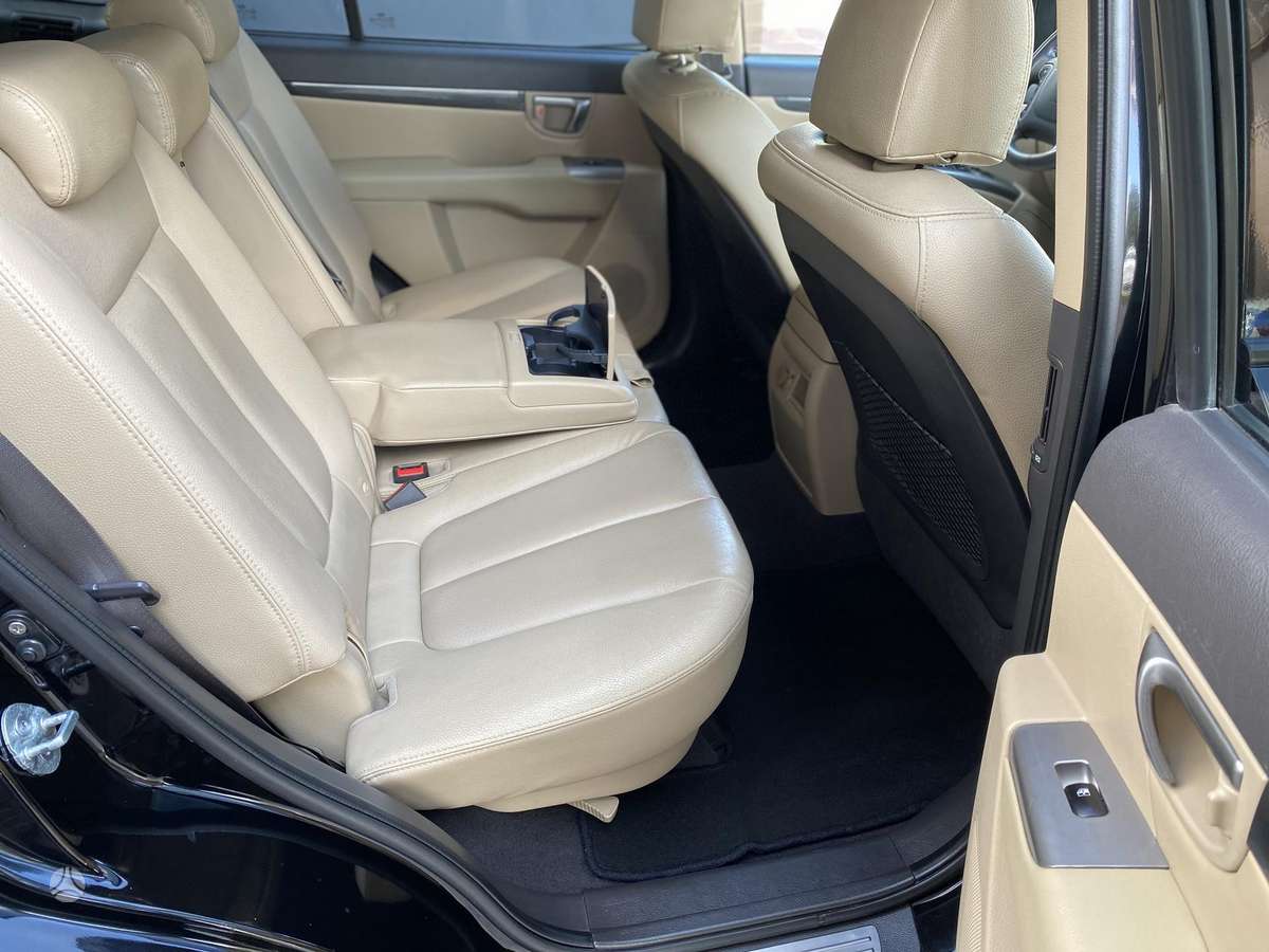 Hyundai Santa 2011 — photo 49