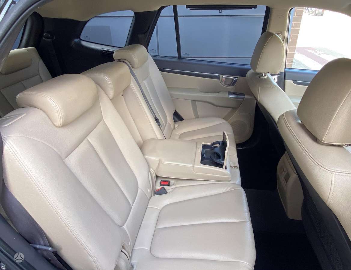 Hyundai Santa 2011 — photo 50
