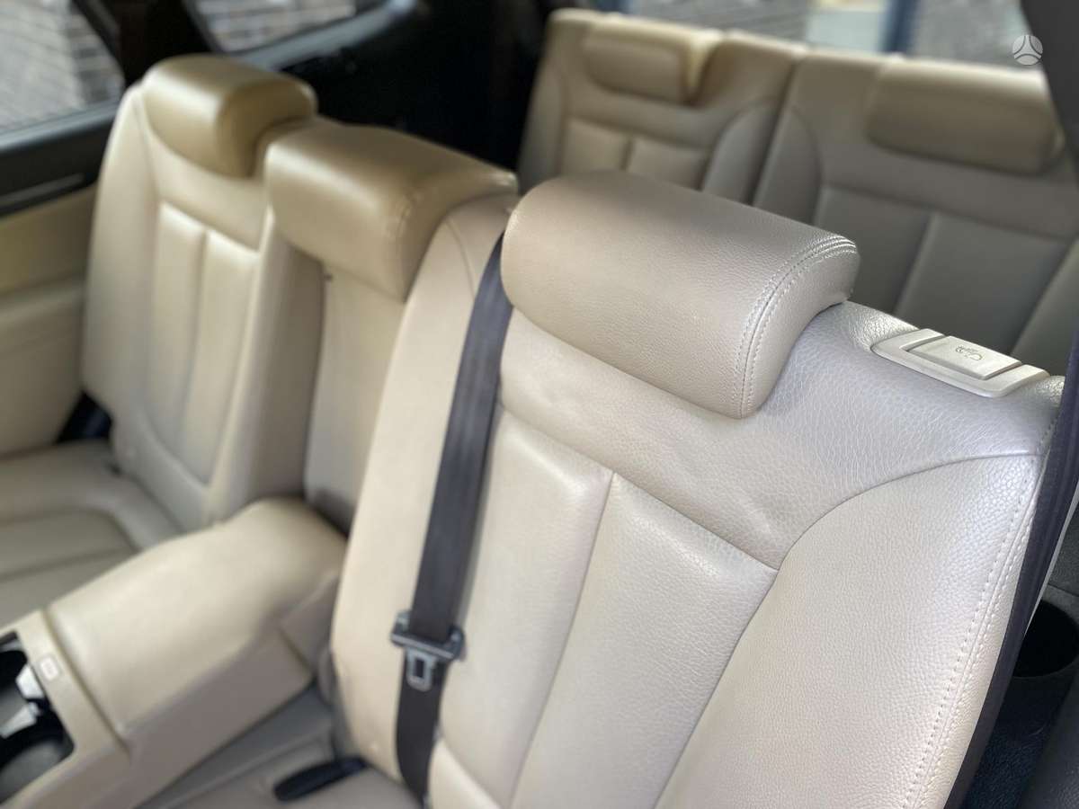 Hyundai Santa 2011 — photo 52