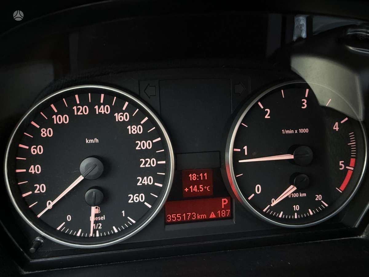 BMW 320 2006 — photo 22