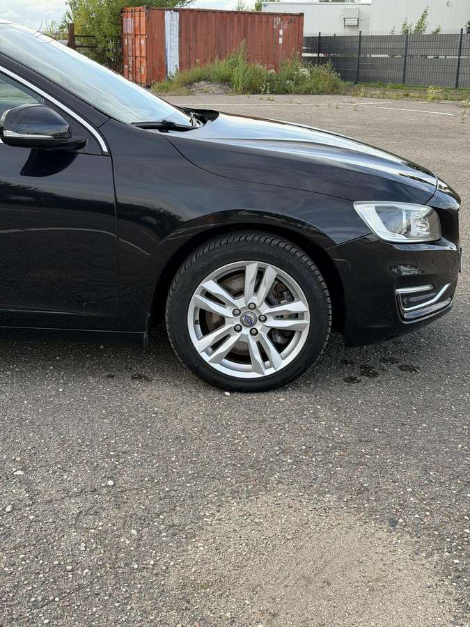 Volvo V60 2014 — photo 11