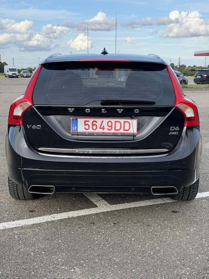 Volvo V60 2014 — photo 13