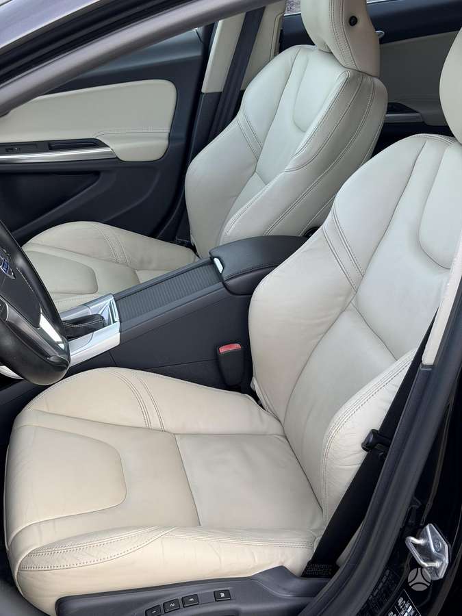Volvo V60 2014 — photo 16