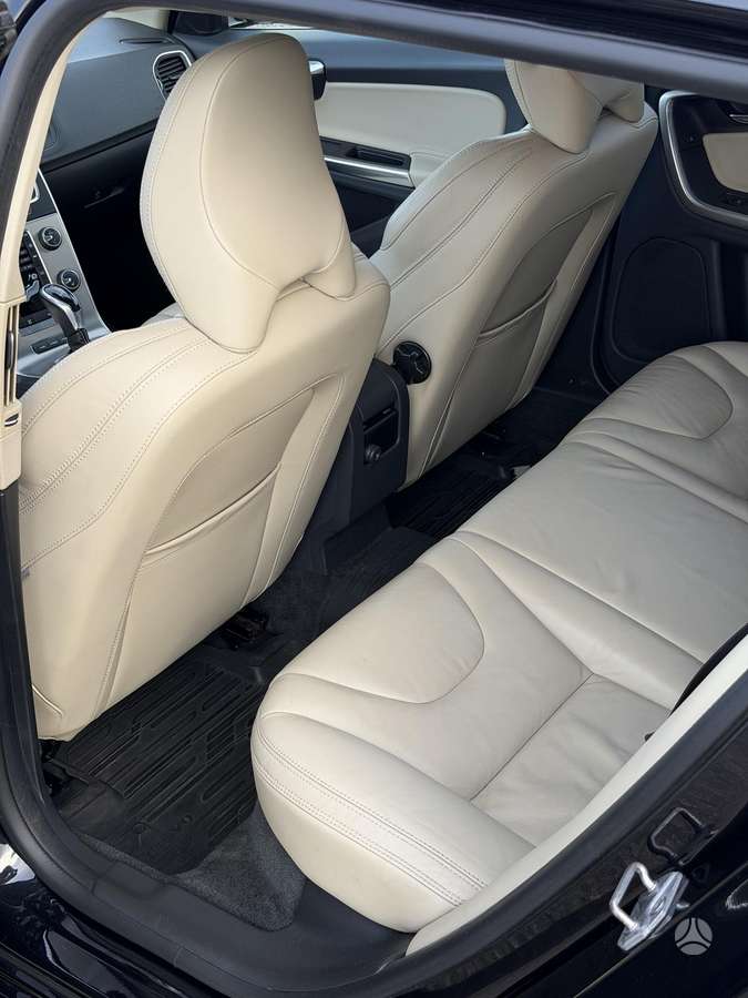Volvo V60 2014 — photo 19