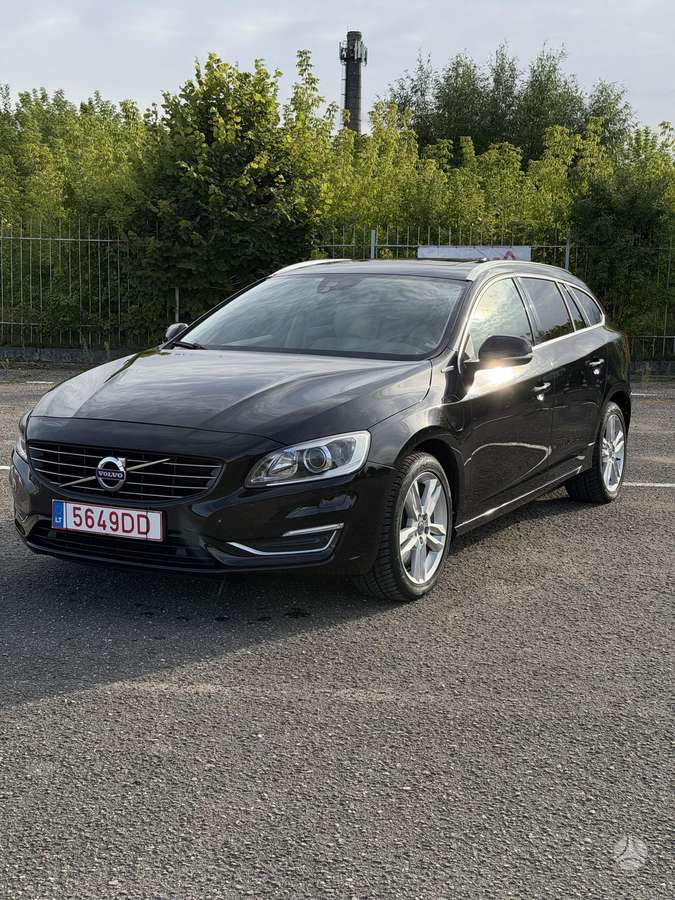 Volvo V60 2014 — rear view