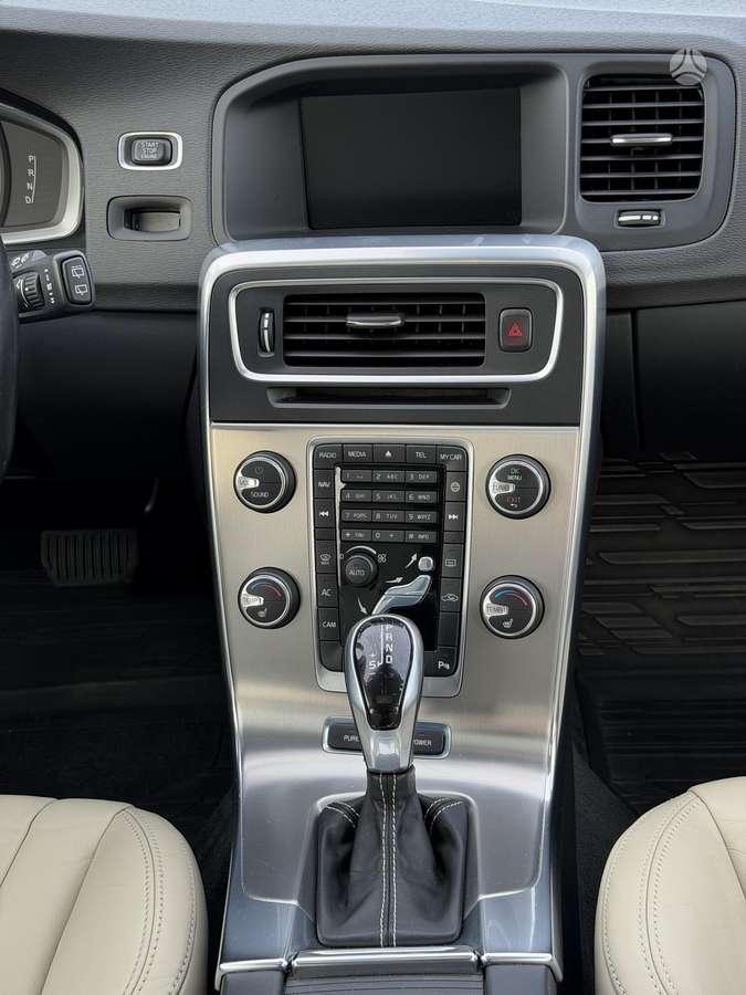 Volvo V60 2014 — photo 26