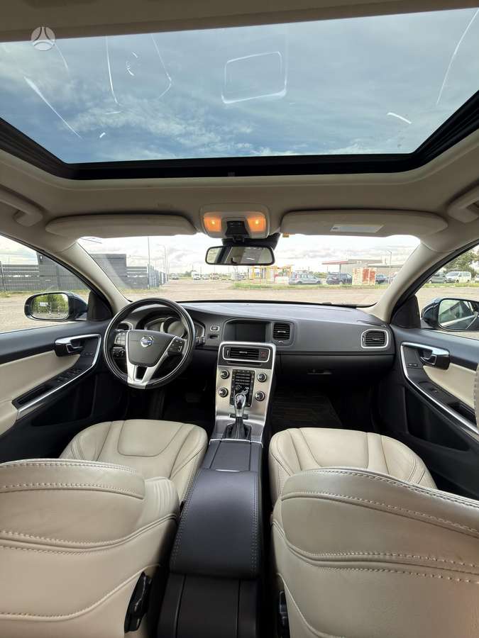 Volvo V60 2014 — photo 28