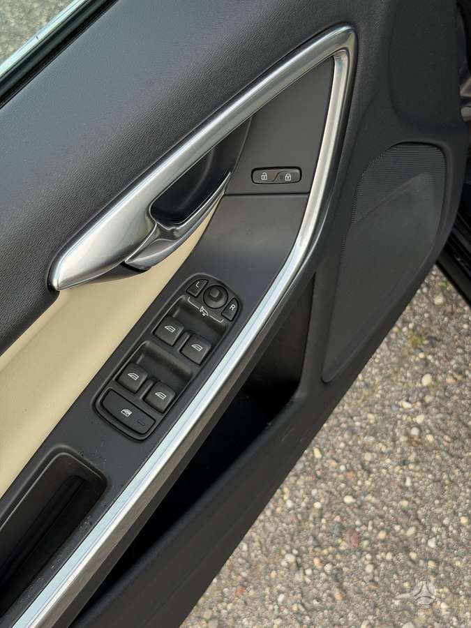 Volvo V60 2014 — photo 29