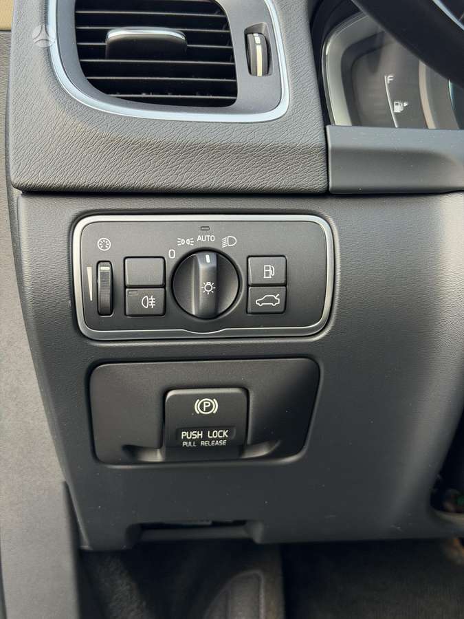 Volvo V60 2014 — photo 31