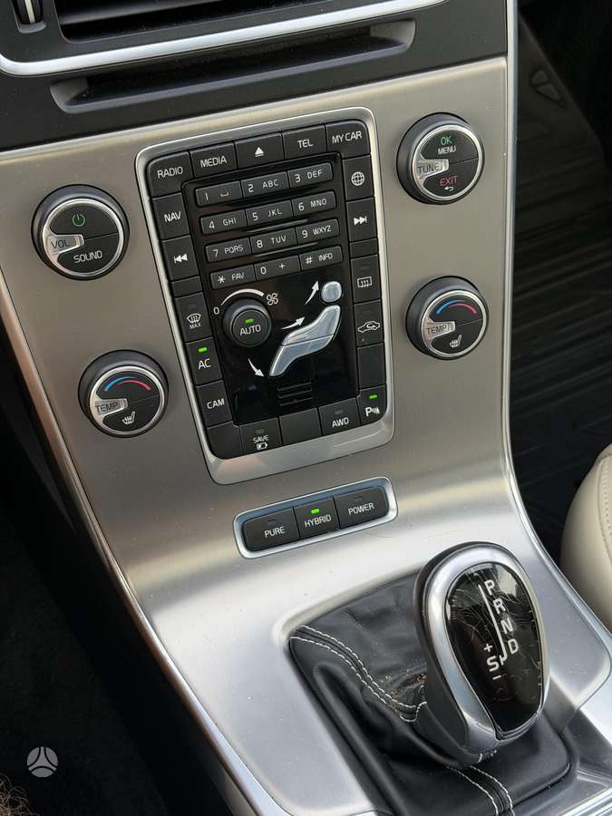 Volvo V60 2014 — photo 32