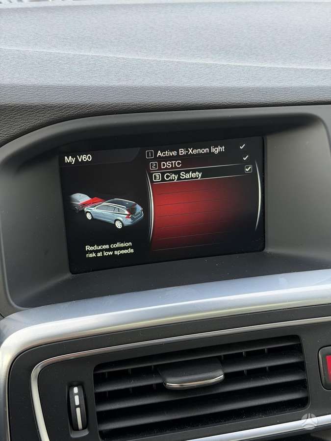 Volvo V60 2014 — photo 34