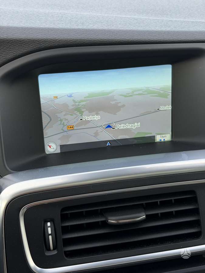Volvo V60 2014 — photo 36